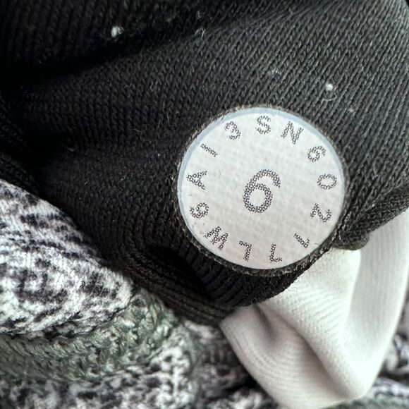 Lululemon Wunder Under Crop HR 2 Fractal Alpine White Black (6) - Picture 5 of 7